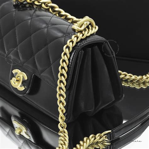 chanel flap bag gold hardware